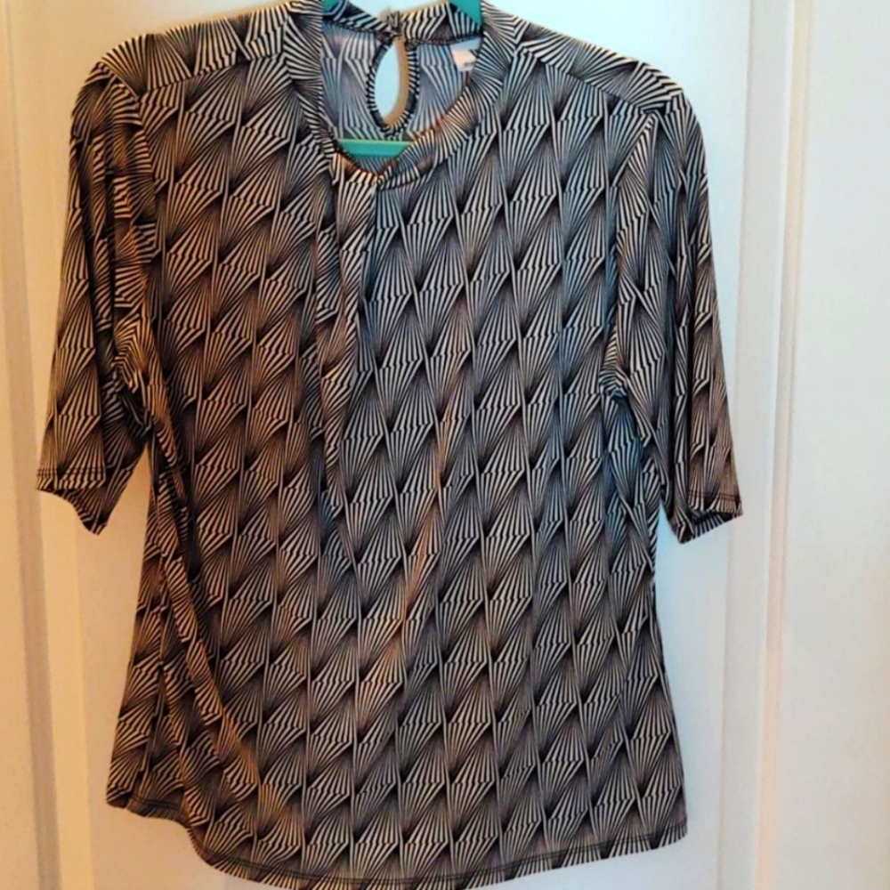 Worthington Elbow Length Sleeve Top